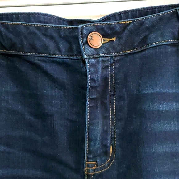 Lane Bryant Girlfriend Crop jeans NWT - Picture 5 of 10